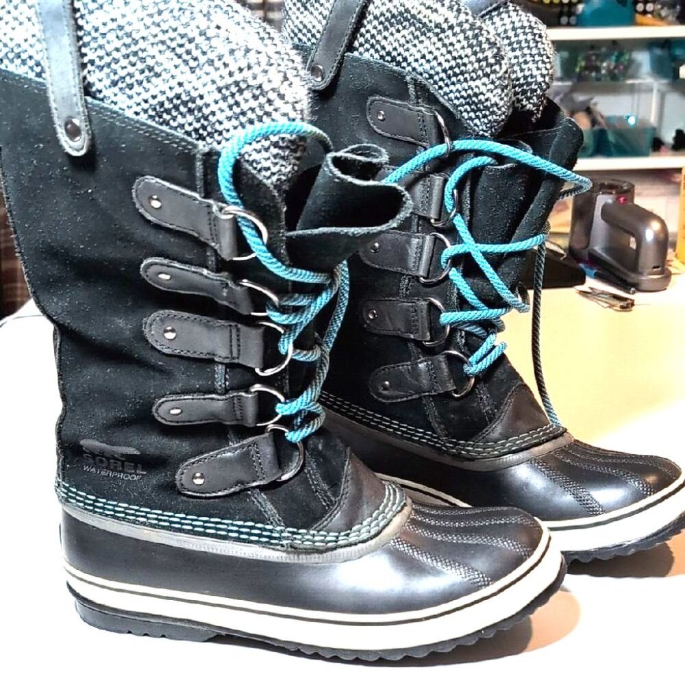 Sorel Joan Of Arctic Black and Blue Lace Up Waterproof Boots Size 9